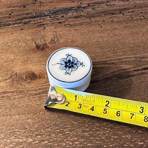 Royal Copenhagen Blue Hand Painted Pin Box 4724 - Picture 4 of 5